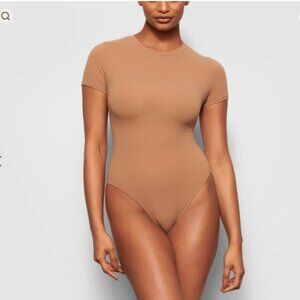Skims Fits Everybody T-Shirt Bodysuit